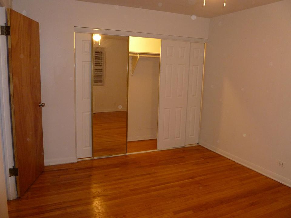 1st image of 6250 N Francisco Ave #3