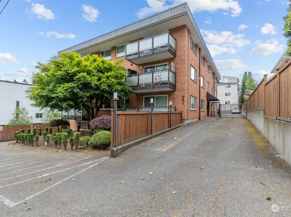 845 NE 125th Street #404, Seattle, WA 98125