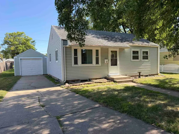 1218 8th St, Columbus, NE 68601