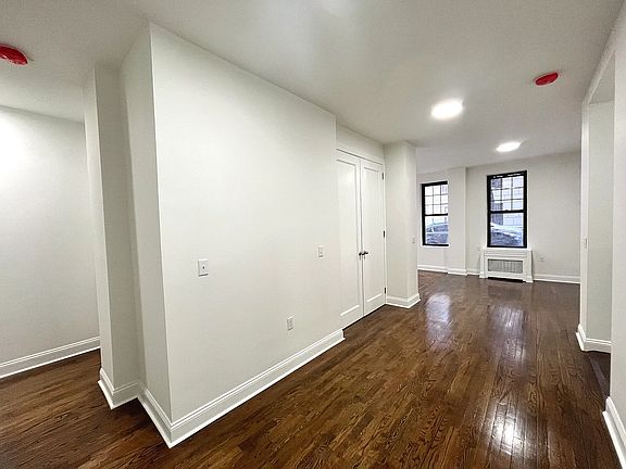 3rd image of 574 W End Ave APT 2