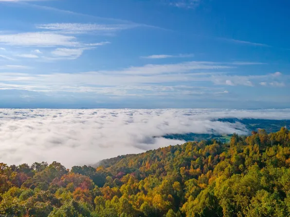 99 Whispering Breeze Trl, Fancy Gap, VA 24328