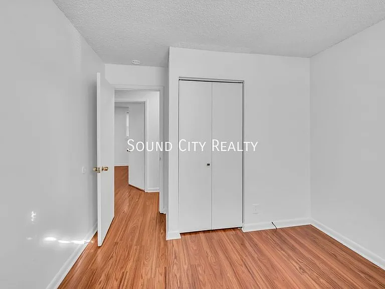 3232 Hinkle Dr — Photo 7
