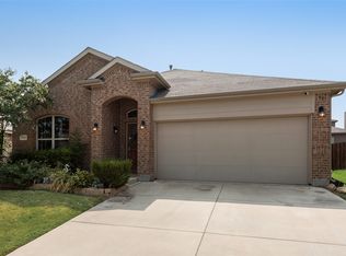 1733 Falling Star Dr, Haslet, TX 76052