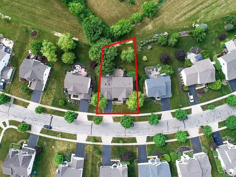 7492 Fairfield Lakes Dr — Photo 43