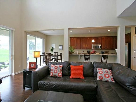 3rd image of 591 Hernando Pl