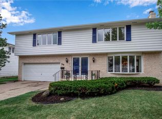 56 Summerview Rd, Williamsville, NY 14221