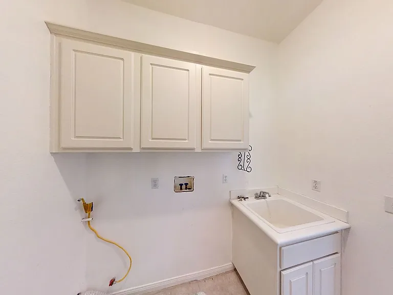 36248 Village Rd — Photo 7