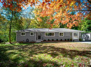 710 Danbury Dr, Signal Mountain, TN 37377