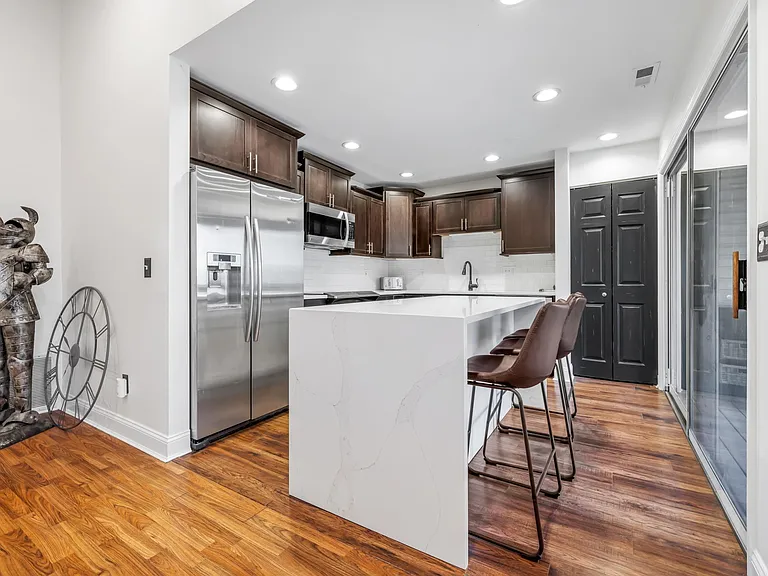 534 Oak Ridge Trails Ct — Photo 4