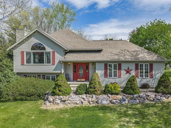 1827 Huntington Park Drive, Reedsburg, WI 53959