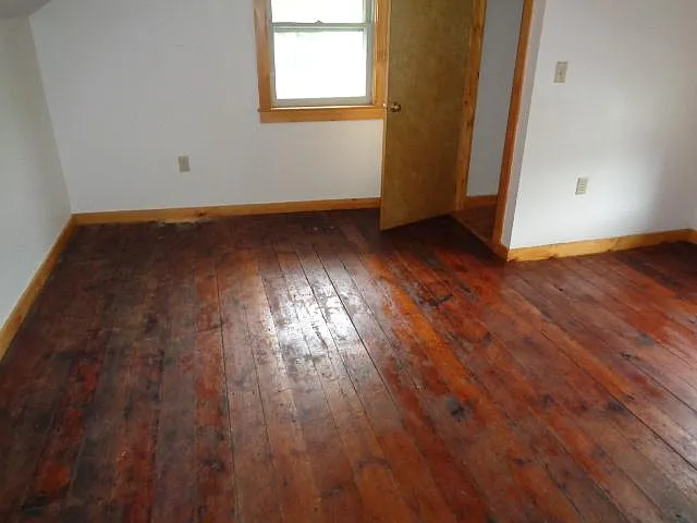 Upstairs Bedroom 1