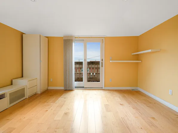 58-10 83rd Place image 26 of 36