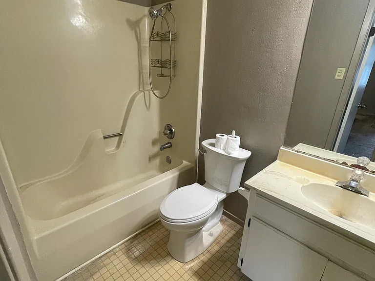 220 Locust Ave #A — Photo 8