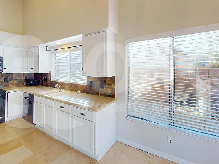 682 N Butte Ave — Photo 4
