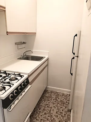 Rented by Bond New York | media 13