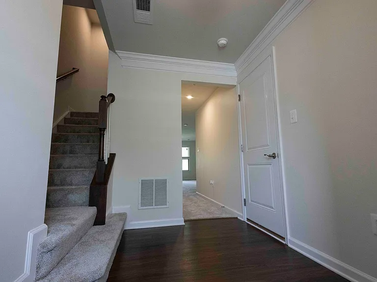 930 Dawes Ct — Photo 8