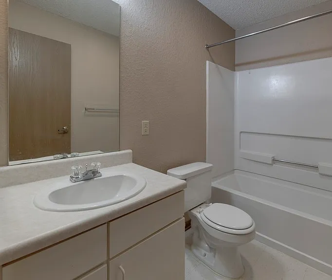 Country Meadow Residences — Photo 11