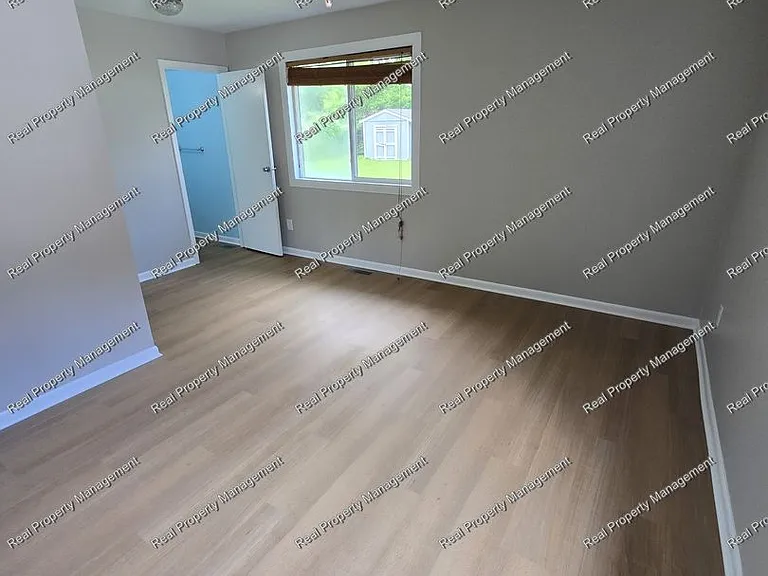 778 Capitol Rd — Photo 6