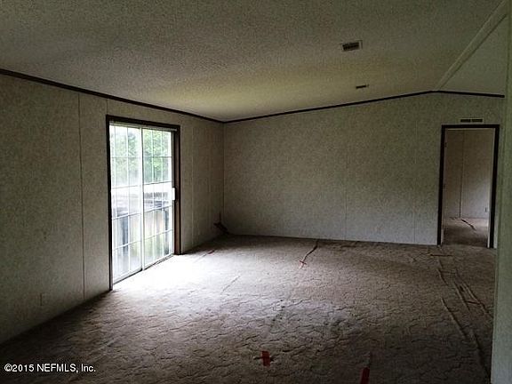 LIVING ROOM-C