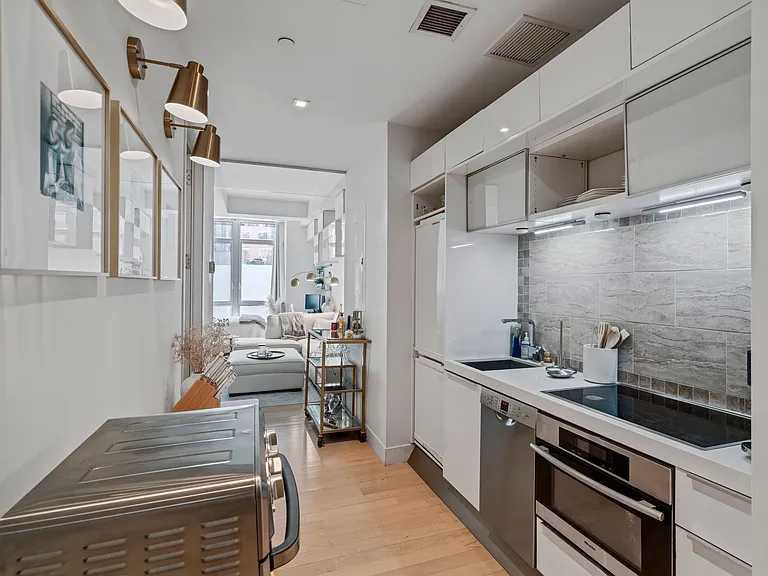 111 Fulton St #305 — Photo 13
