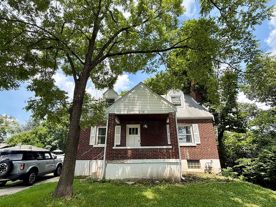 1st image of 216 Main St