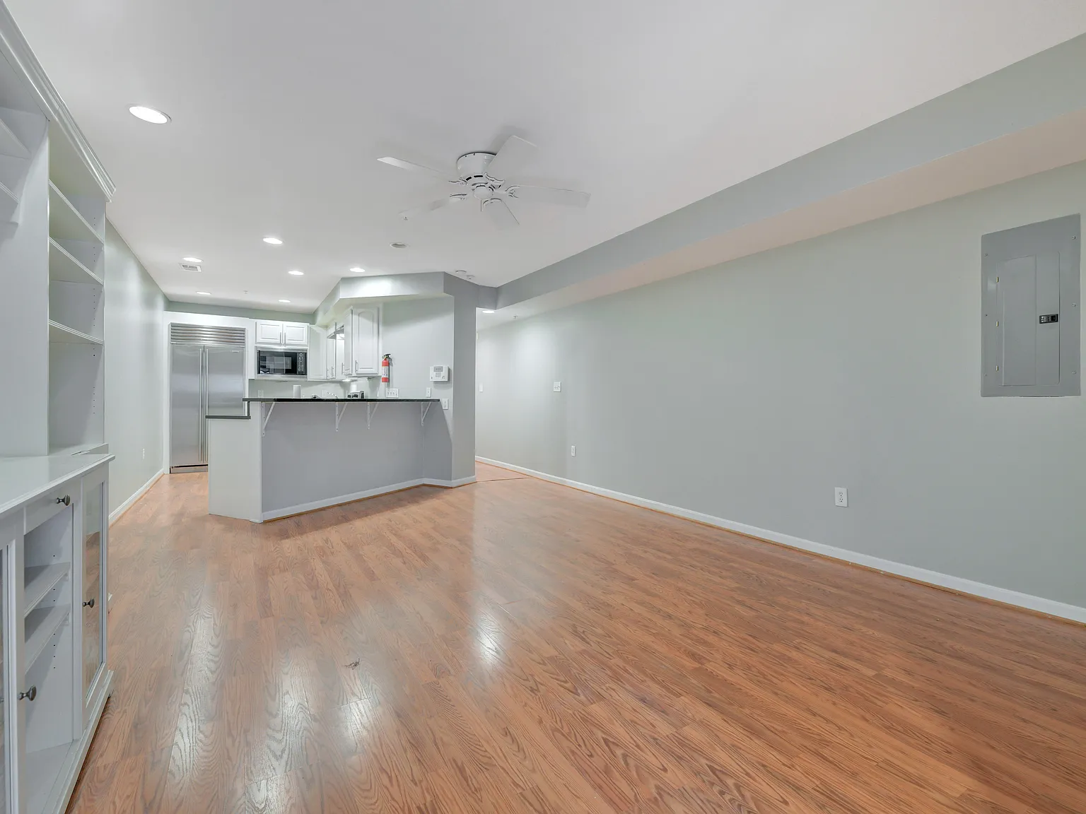 2 bed, 1378 sqft, $2,695 — Photo 4