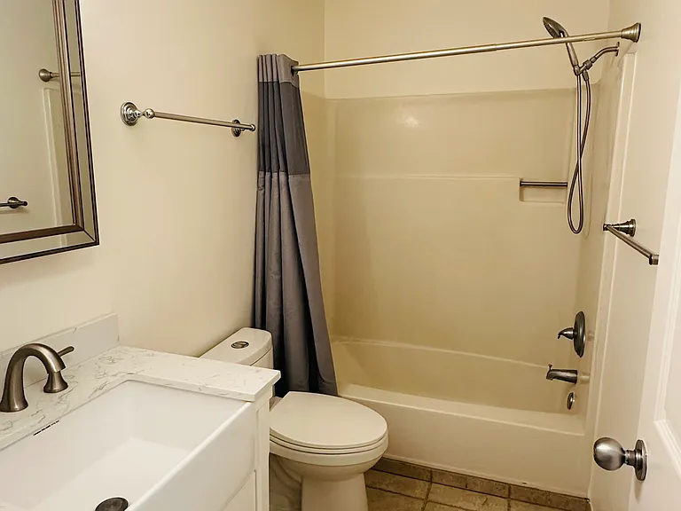 542 Sloat Ave #4 — Photo 5