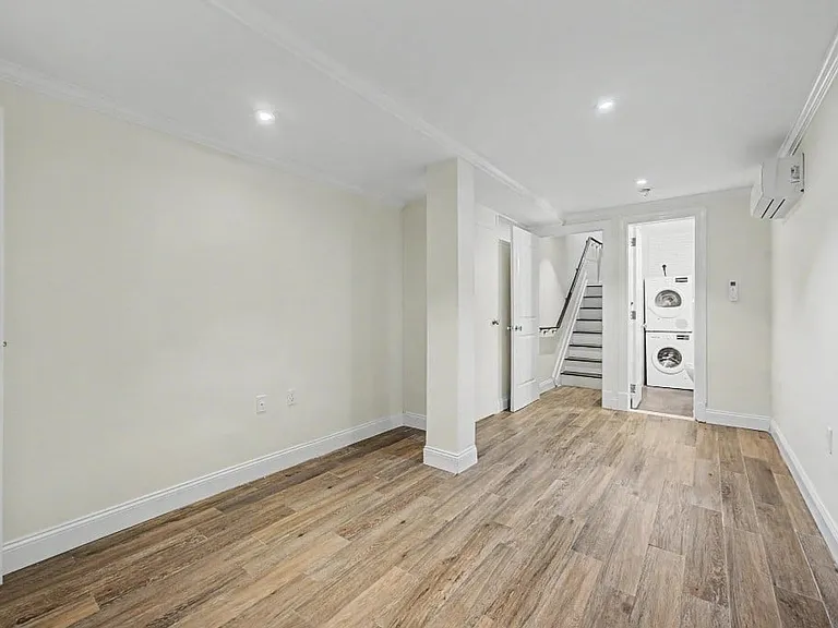 106 Bedford Ave #1R — Photo 10