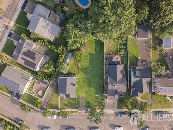5th image of 272 Beechwood Ave