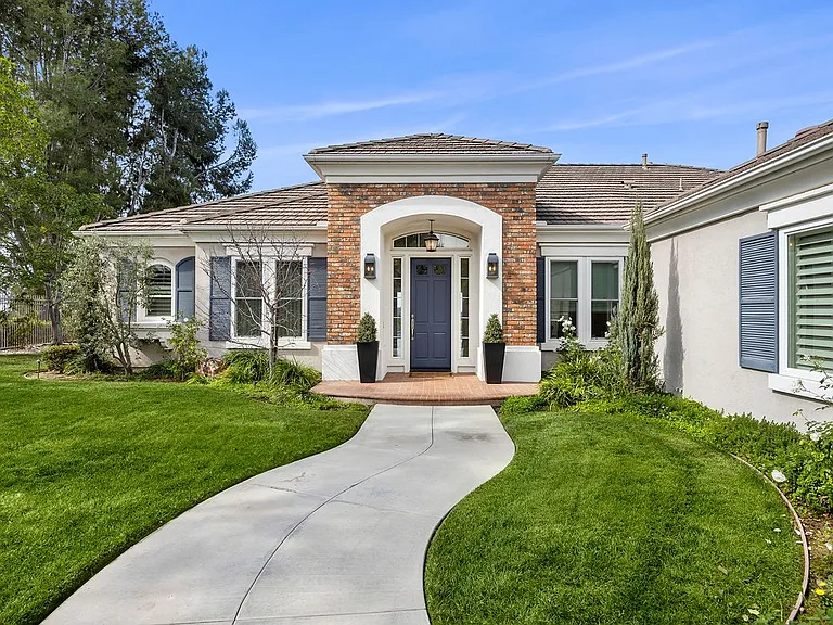2309 Skyline Dr — Photo 16