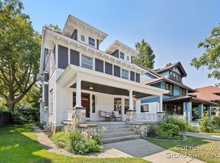 438 Pleasant St SE, Grand Rapids, MI 49503