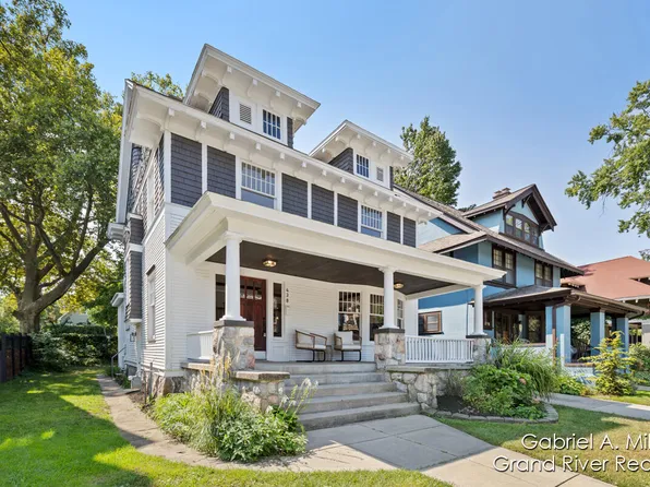 438 Pleasant St SE, Grand Rapids, MI 49503