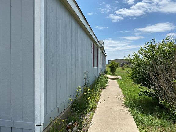 4th image of 601 Lathem Blvd