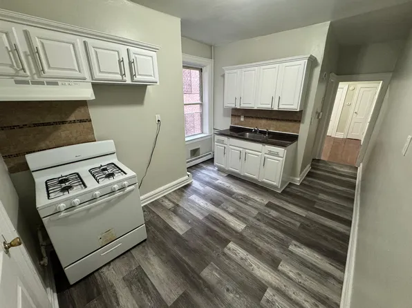 378 Park Ave #33C, East Orange, NJ 07017