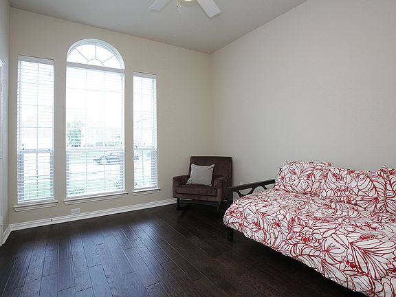 5th image of 8205 Corinth Dr