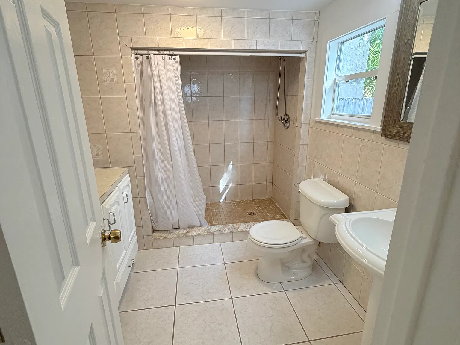 709 Whitmarsh Ln — Photo 4