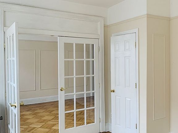 5th image of 3144 35th St APT 3