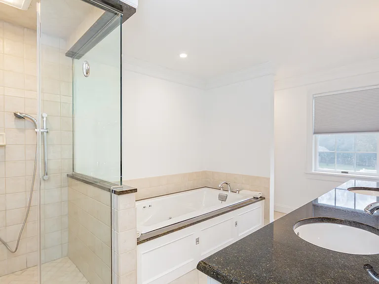 110 Fox Hollow Ln — Photo 34