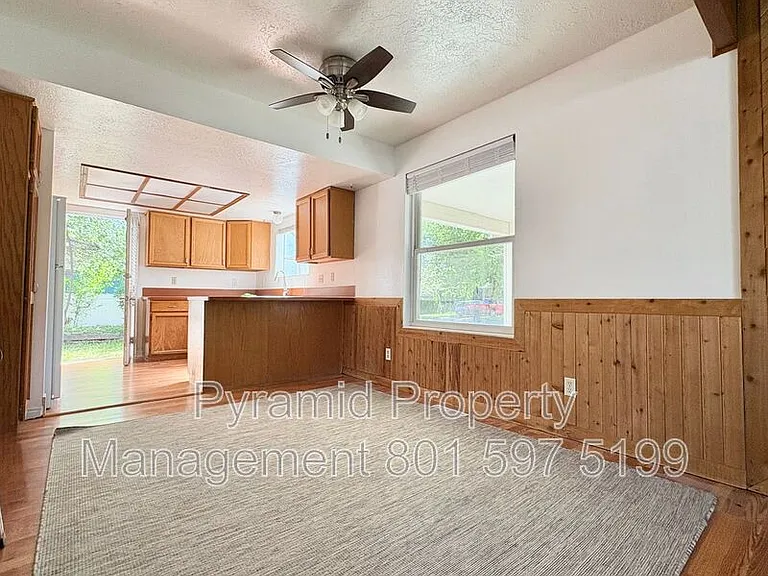 1099 W Shepard Ln — Photo 14