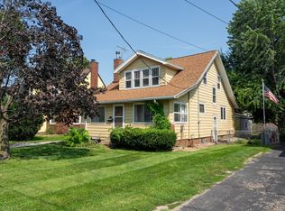 4221 Hickman Rd, Des Moines, IA 50310