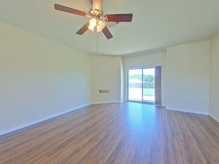5254 Moore Loop — Photo 5