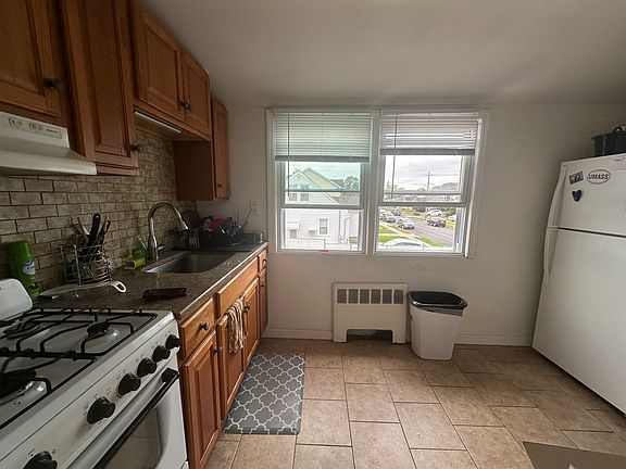 3rd image of 941 Naples Ave #2