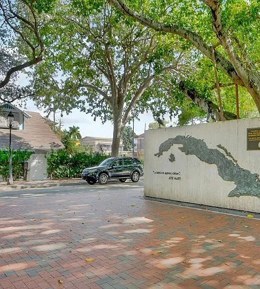 875 SW 13th Ave — Photo 25