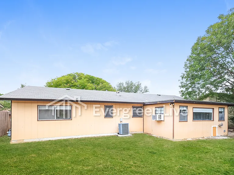 5930 Cliff Valley Dr — Photo 11