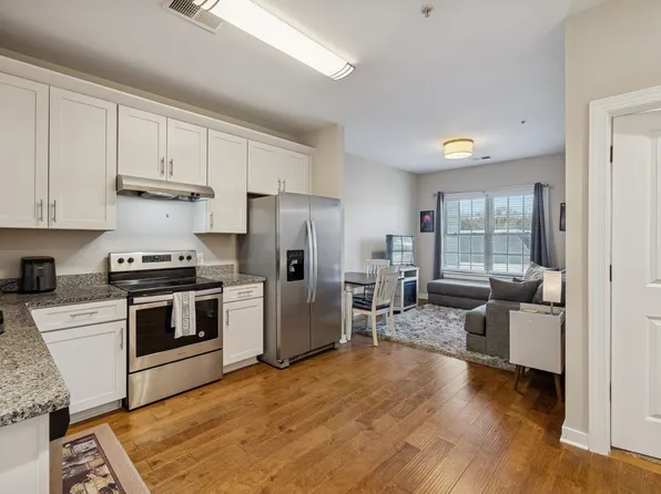 1319 W Main St #303, Franklin, TN 37064