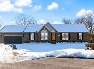 8202 Jonathan Ct, Louisville, KY