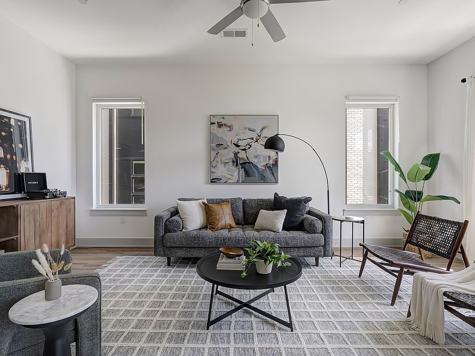 1st image of 542 Southgate Ave #104