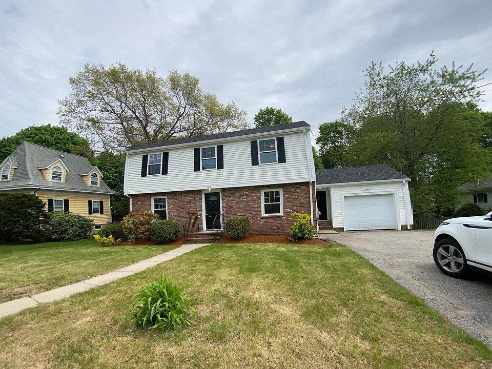 1st image of 140 Sanderson Ave #140