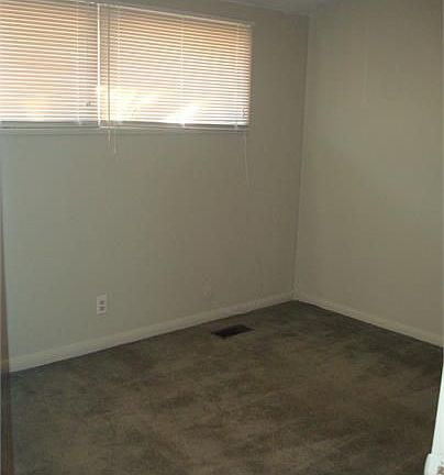 4th image of 1116 Flint St