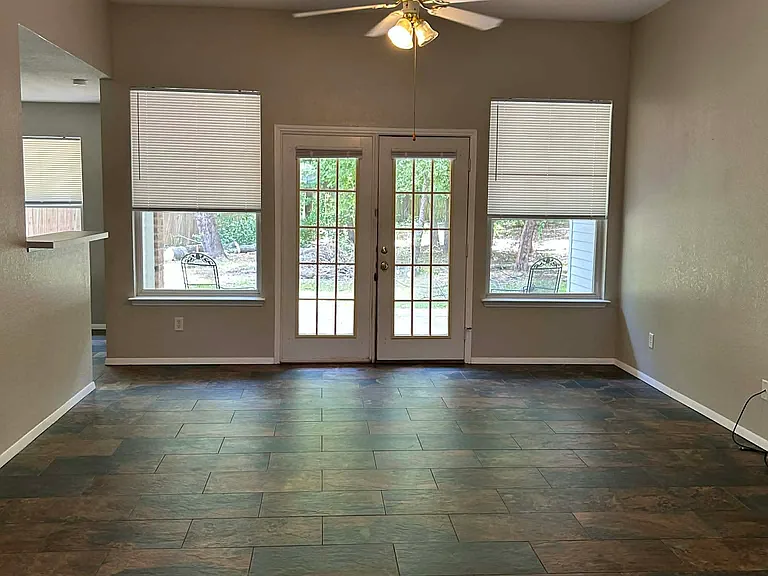 15207 Country Acres Dr — Photo 6